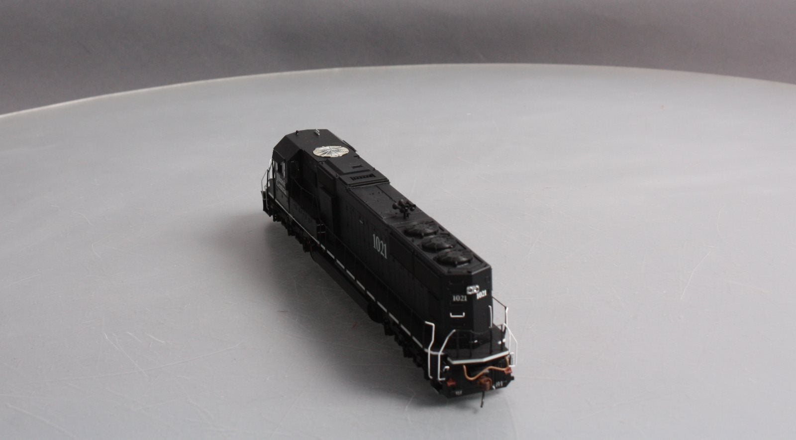 Athearn G69296 HO Illinois Central EMD SD70 Diesel Loco w/DCC & Sound #1021