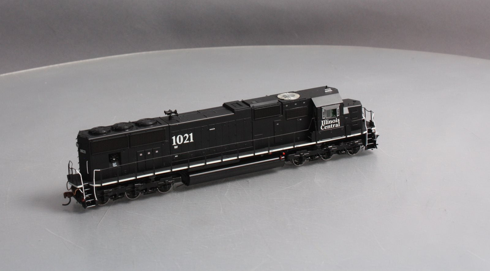 Athearn G69296 HO Illinois Central EMD SD70 Diesel Loco w/DCC & Sound #1021