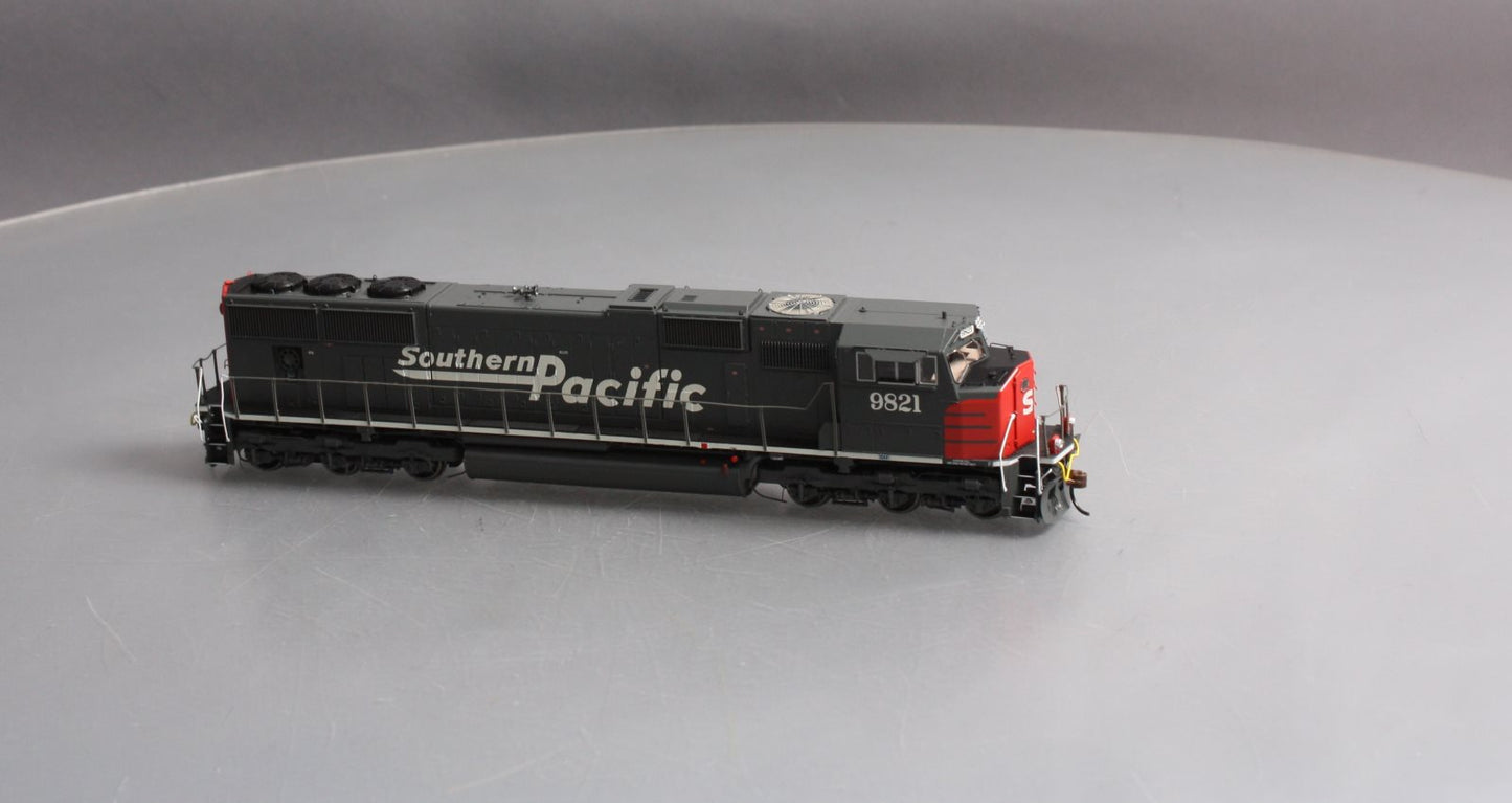 Athearn G69305 HO Southern Pacific EMD SD70M Diesel Loco w/DCC & Sound #9821