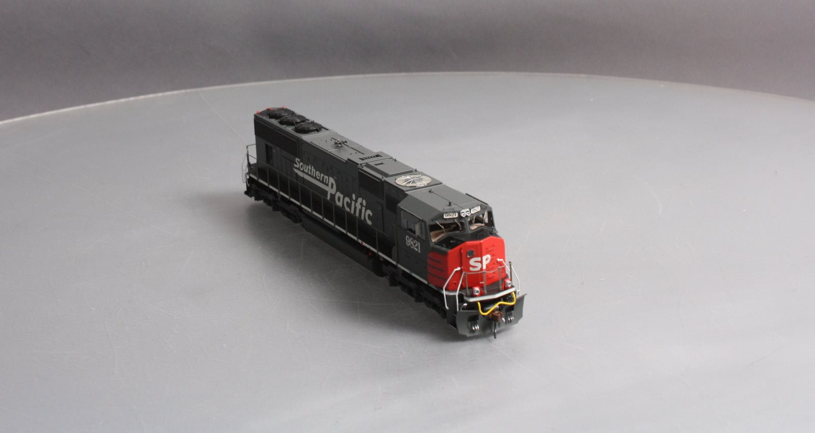 Athearn G69305 HO Southern Pacific EMD SD70M Diesel Loco w/DCC & Sound #9821