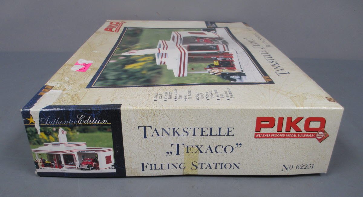 Piko 62251 G Scale Texaco Filling Station Authentic Edition Kit