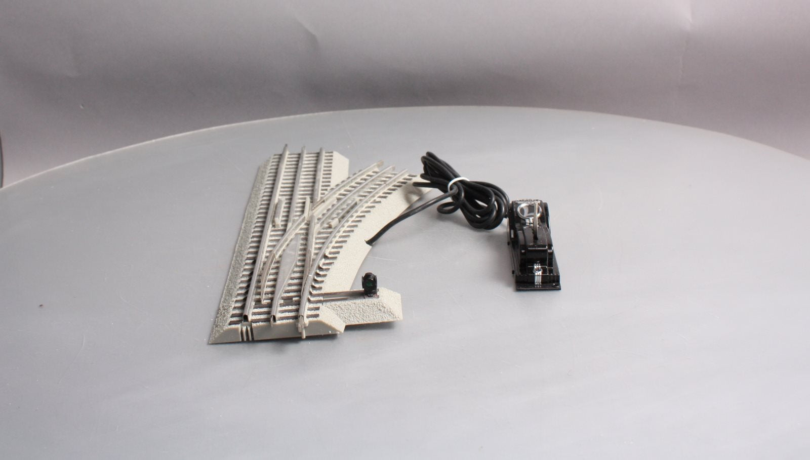Lionel 6-12066 O Gauge O48 Right Hand Remote-Control 30° FasTrack Switch Turnout