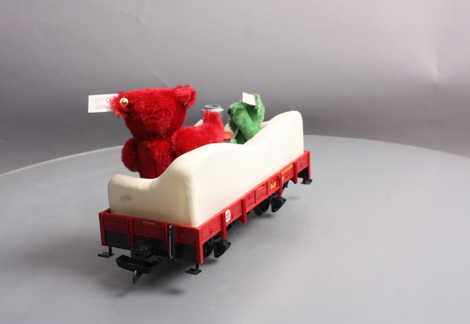 LGB 43100 G Scale Flatcar w/ Red & Green Steiff Bears