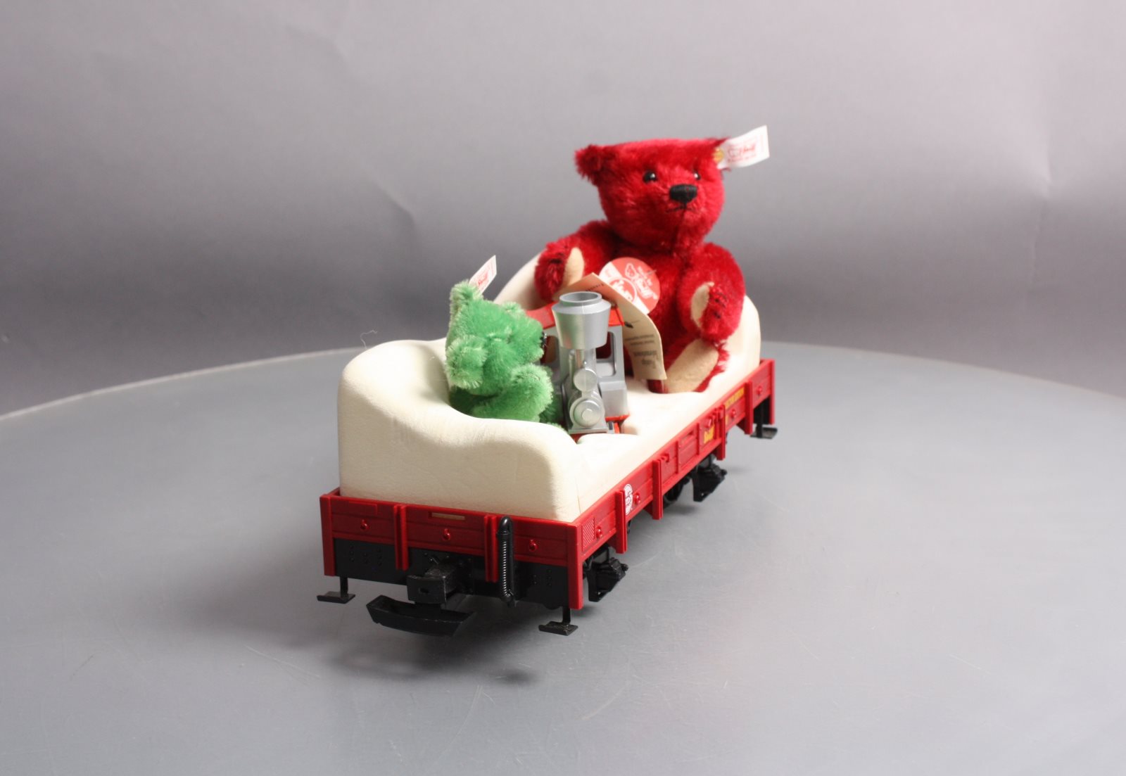 LGB TK WHIT初期 LGB 43100 G Scale Flatcar w/ Red & Green Steiff Bears – Trainz