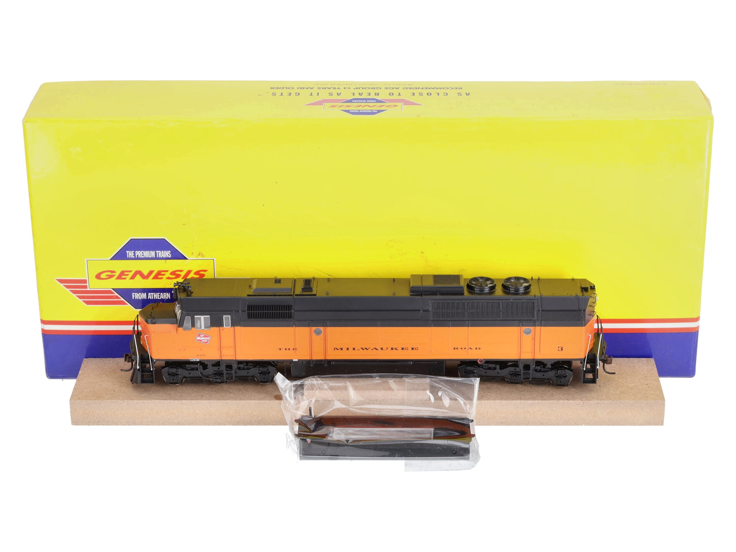 Athearn G67529 HO Milwaukee Road FP45 Diesel Locomotive #3