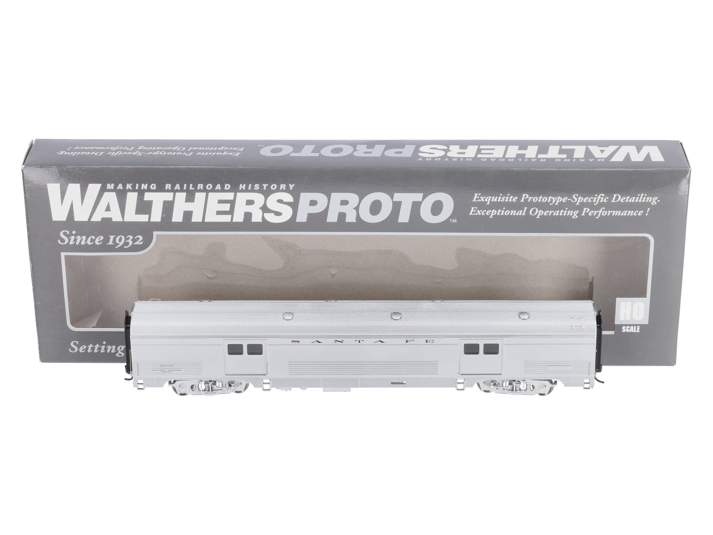 Walthers 920-9001 HO Scale ATSF 73' Budd Baggage Car