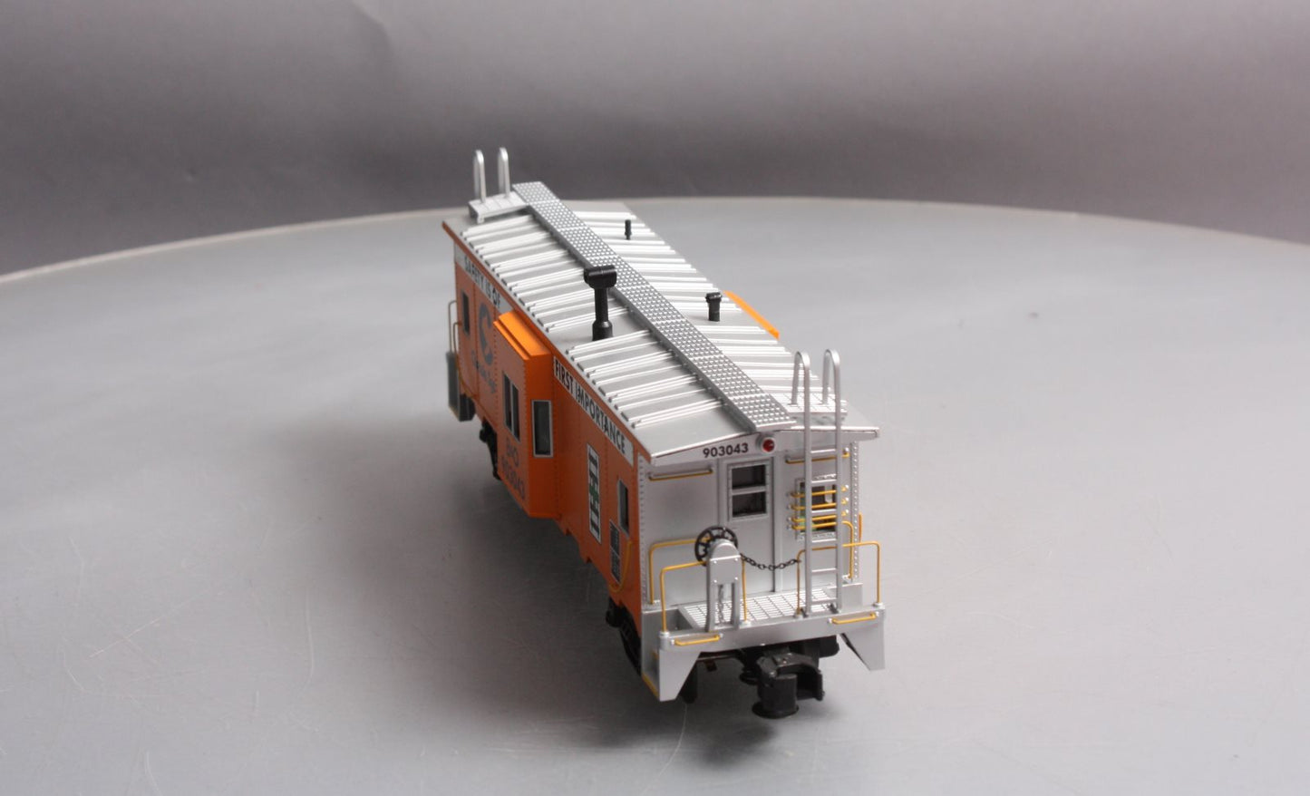 MTH 20-91259 O Gauge Chessie Bay Window Caboose #903043