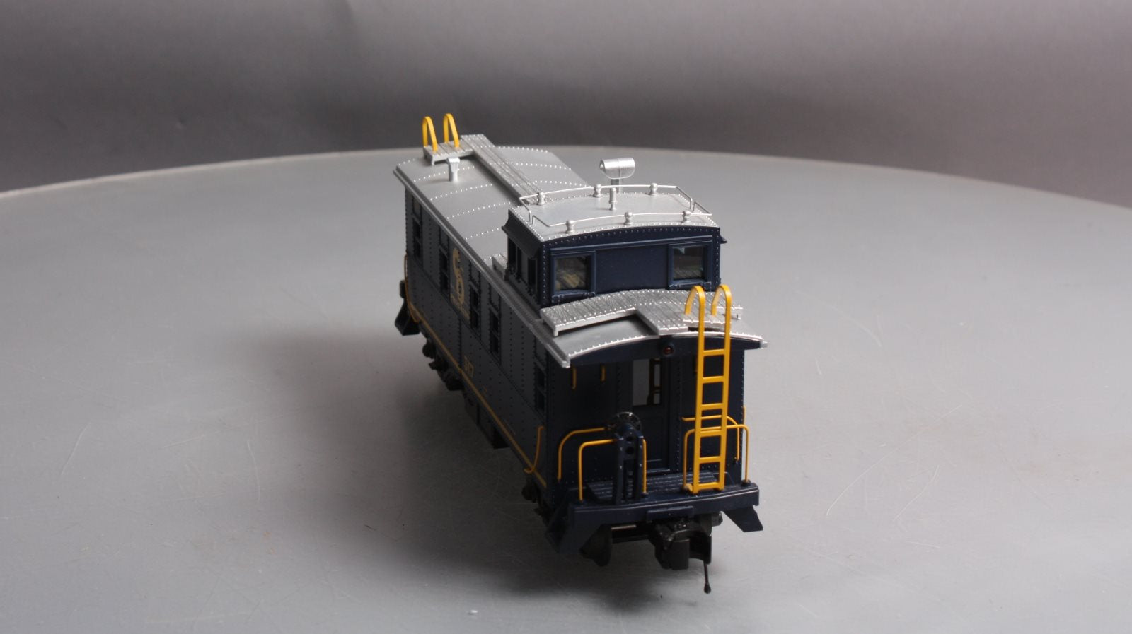 MTH 30-77293 O Chesapeake & Ohio Offset Steel Caboose Car #3117