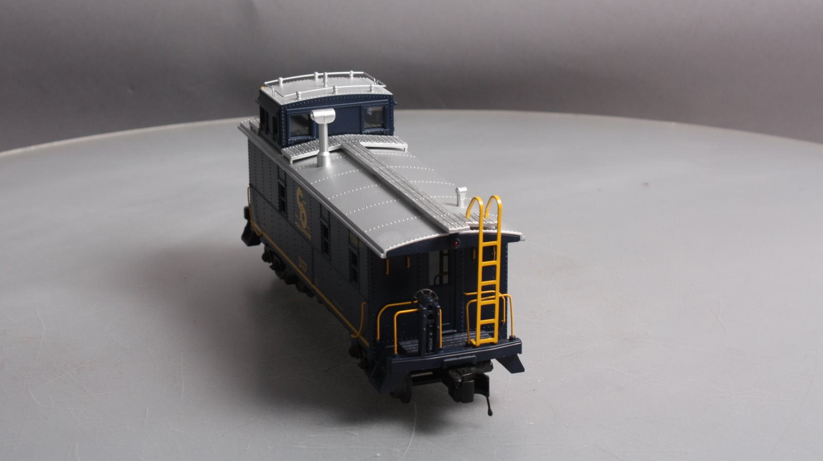MTH 30-77293 O Chesapeake & Ohio Offset Steel Caboose Car #3117