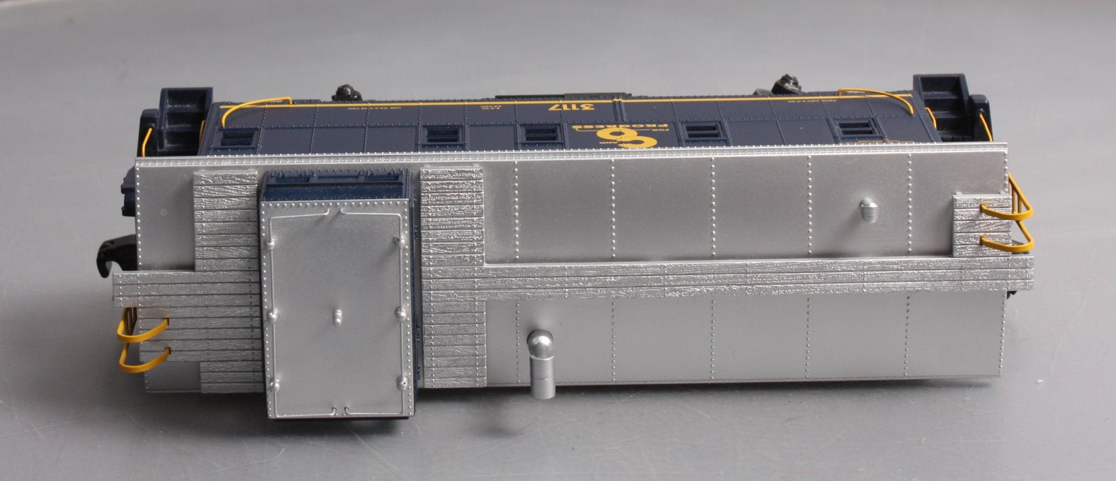 MTH 30-77293 O Chesapeake & Ohio Offset Steel Caboose Car #3117