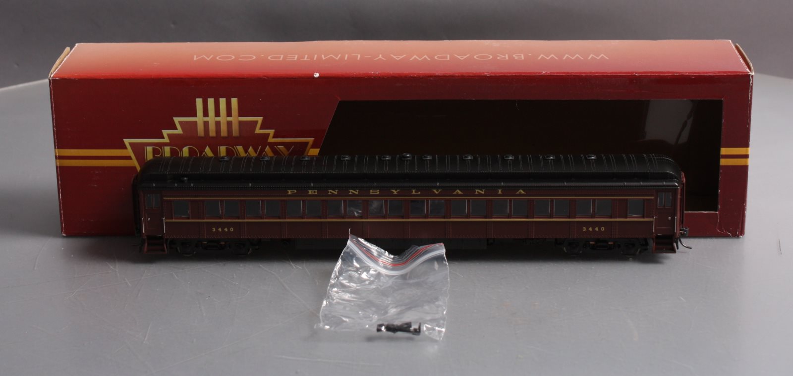 Broadway Limited 4362 HO Pennsylvania Railroad P70R with Ice AC Coach #3440
