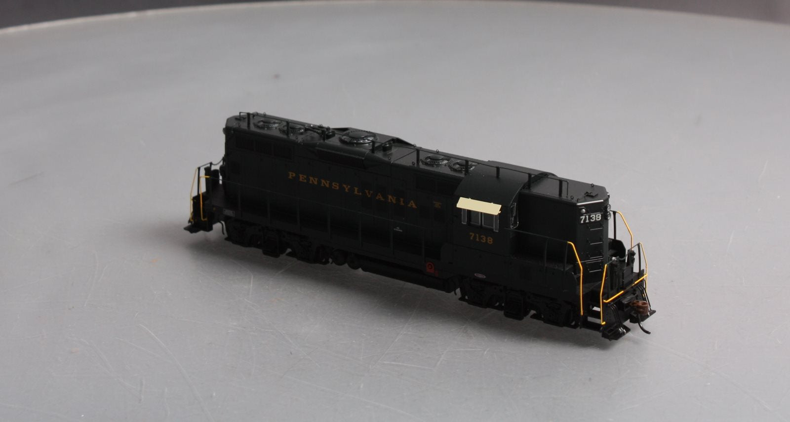 Athearn G64103 HO Pennsylvania Railroad GP9 Diesel Locomotive #7138 -DC