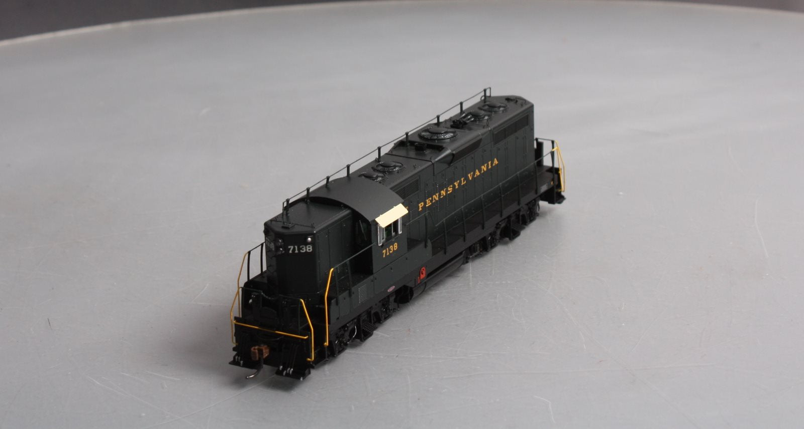 Athearn G64103 HO Pennsylvania Railroad GP9 Diesel Locomotive #7138 -DC