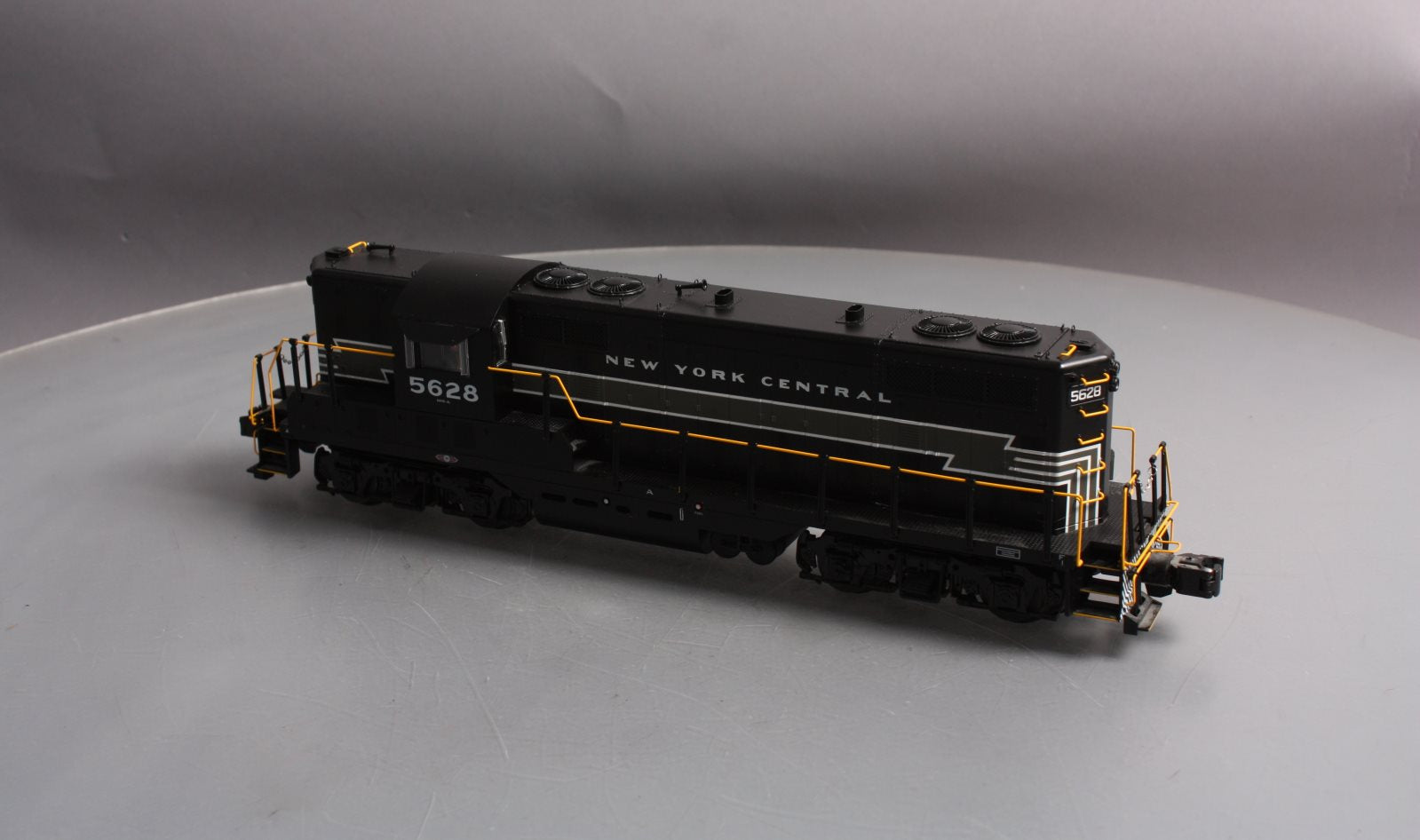 Lionel 6-28561 O New York Central GP-7 Diesel Locomotive w/ LEGACY #5628