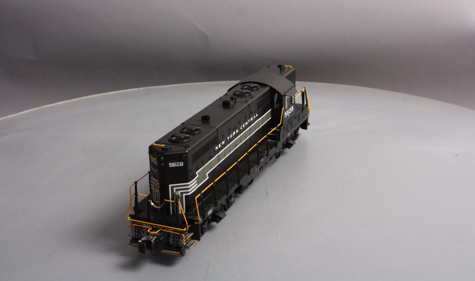 Lionel 6-28561 O New York Central GP-7 Diesel Locomotive w/ LEGACY #5628