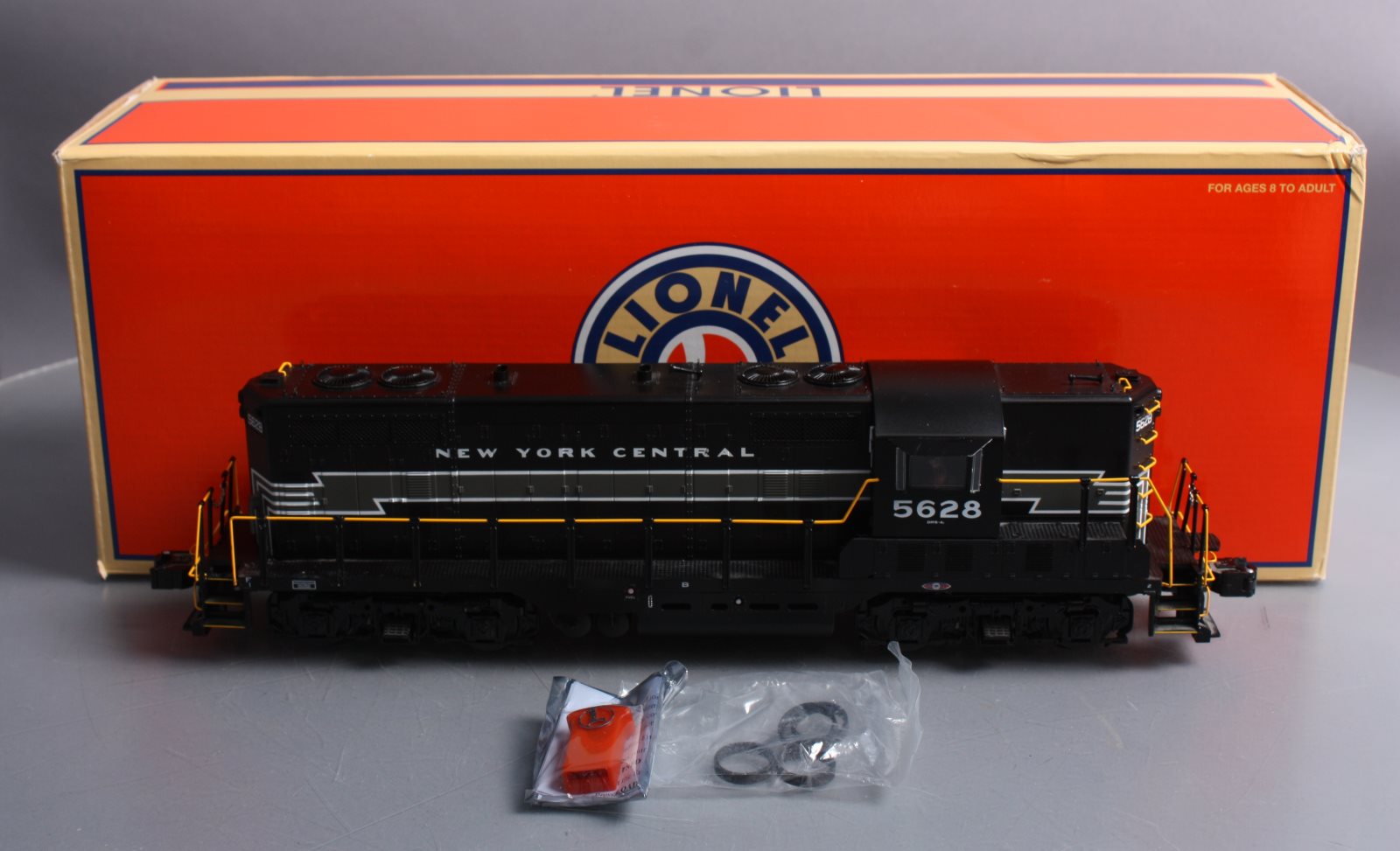 Lionel 6-28561 O New York Central GP-7 Diesel Locomotive w/ LEGACY #5628