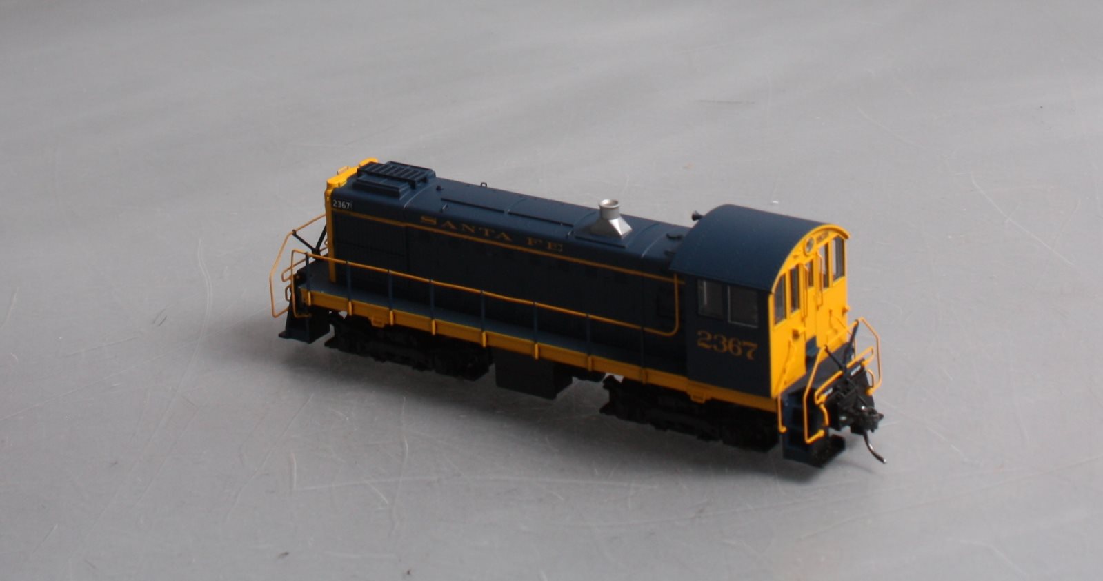Atlas 10001479 HO Scale Santa Fe Alco S2 Diesel Locomotive #2367 -DC