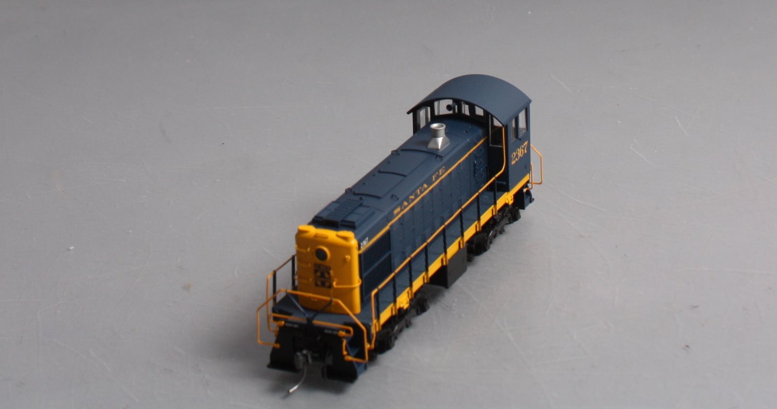 Atlas 10001479 HO Scale Santa Fe Alco S2 Diesel Locomotive #2367 -DC