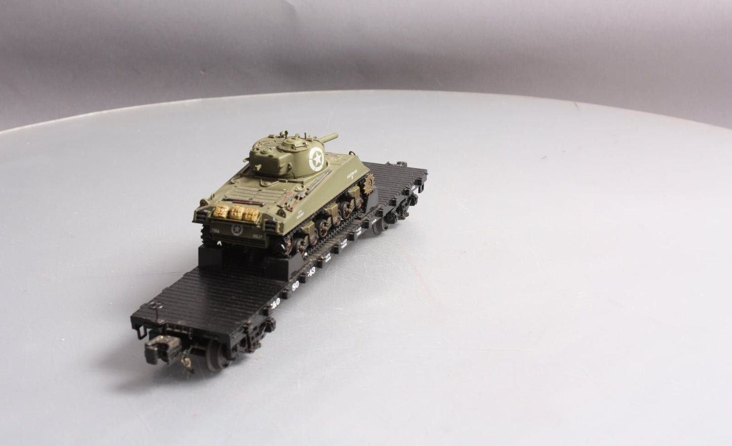 MTH 20-98740 O C&O 50T Wood Flatcar with Sherman Tank