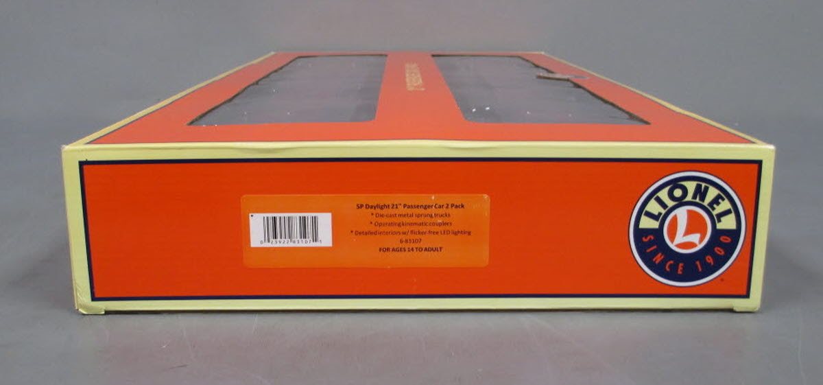 Lionel 6-83107 O Southern Pacific Daylight 21" Passenger Cars (Set of 2)