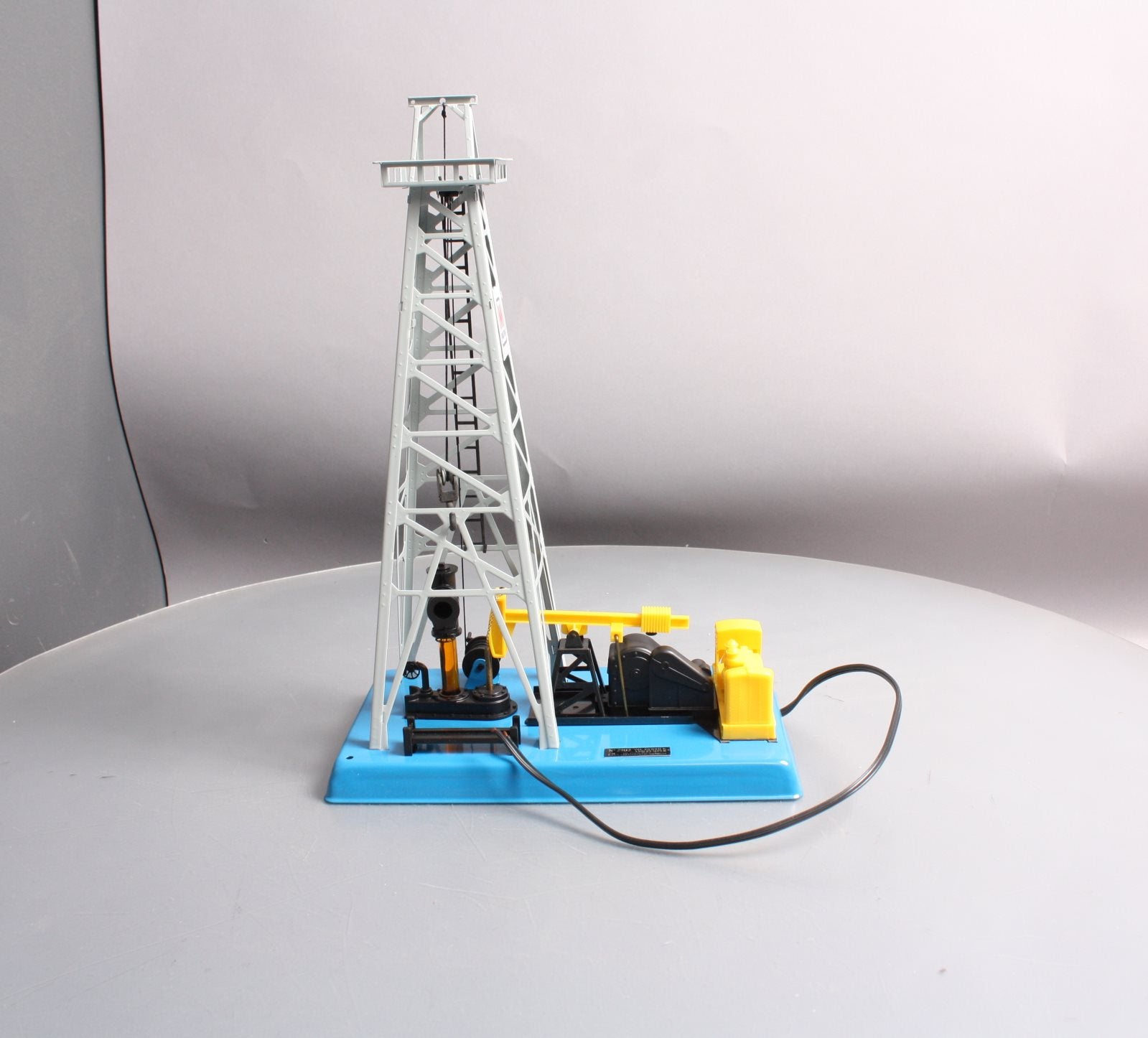 Lionel 6-12902 O Gauge Marathon Oil Derrick