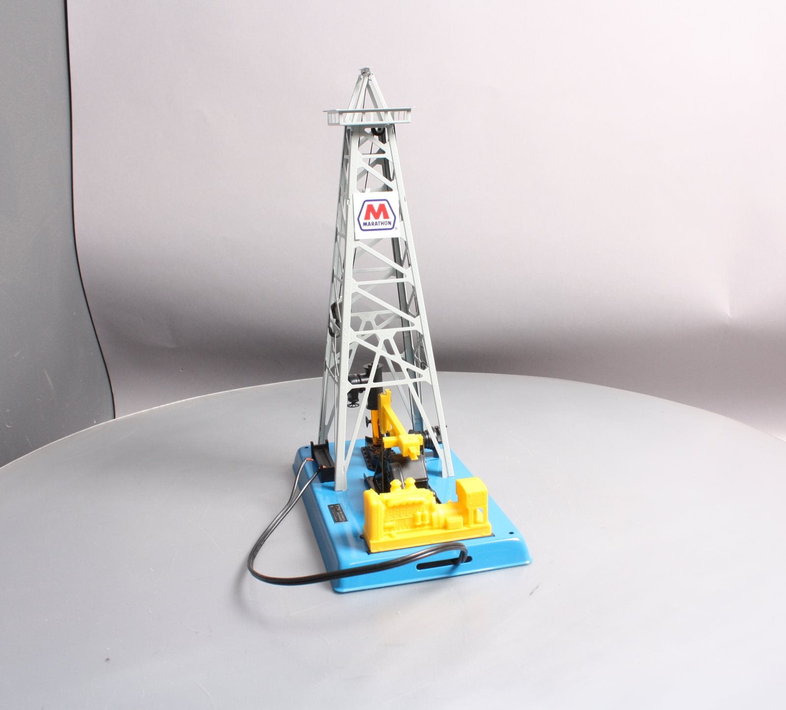Lionel 6-12902 O Gauge Marathon Oil Derrick
