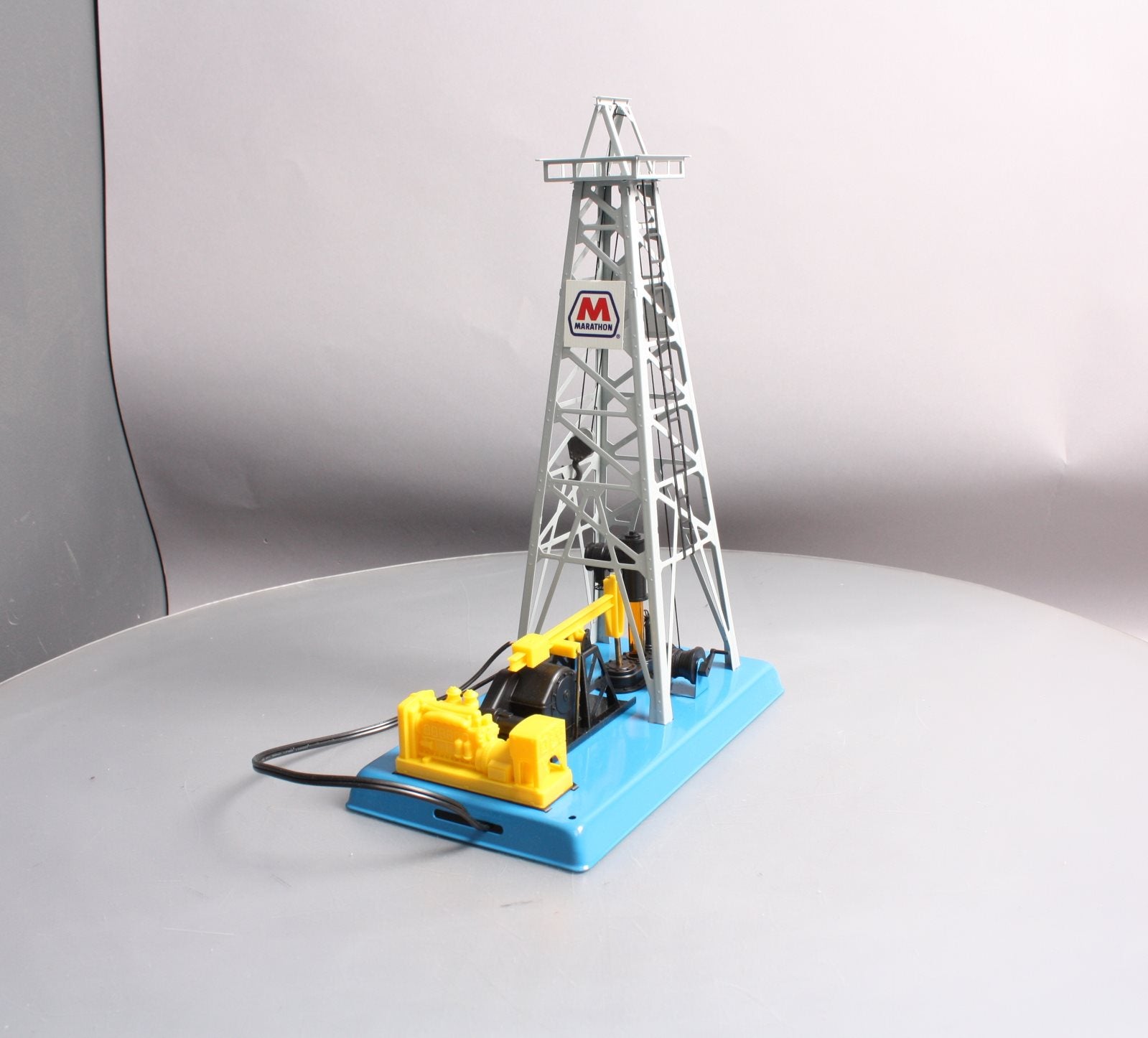 Lionel 6-12902 O Gauge Marathon Oil Derrick