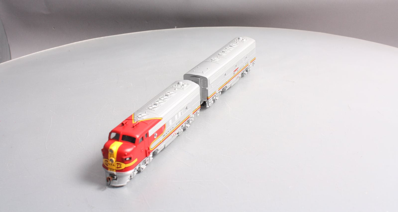 Athearn 80218 HO ATSF F7A - F7B Diesel Locomotive #41L, #41A – Trainz