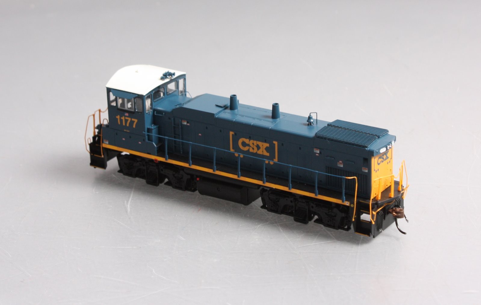 Athearn G66238 HO Scale CSX MP15AC Diesel Locomotive #1177 with
