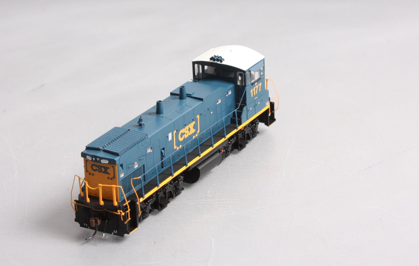 Athearn G66238 HO Scale CSX MP15AC Diesel Locomotive #1177 with