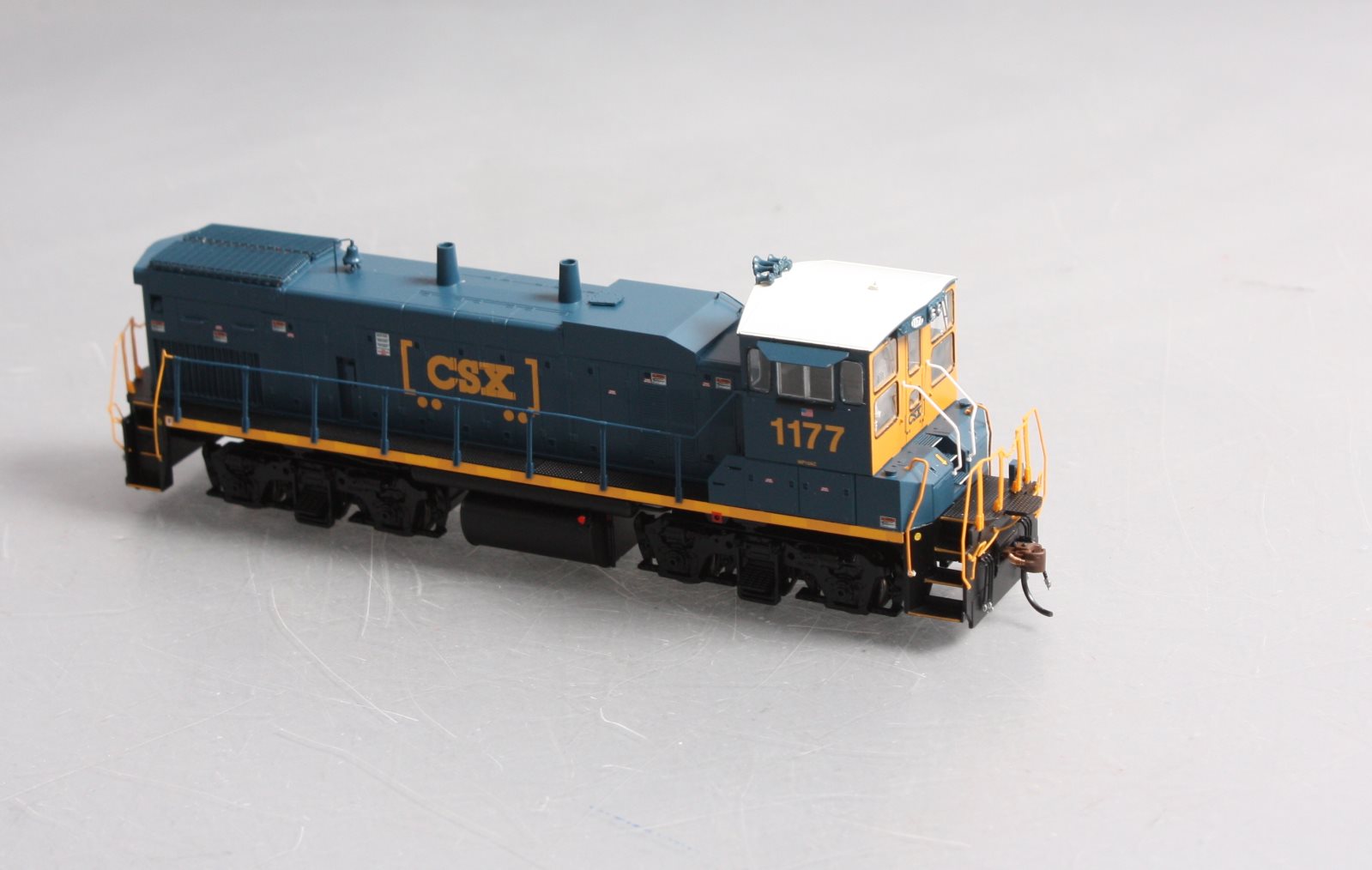 Athearn G66238 HO Scale CSX MP15AC Diesel Locomotive #1177 with