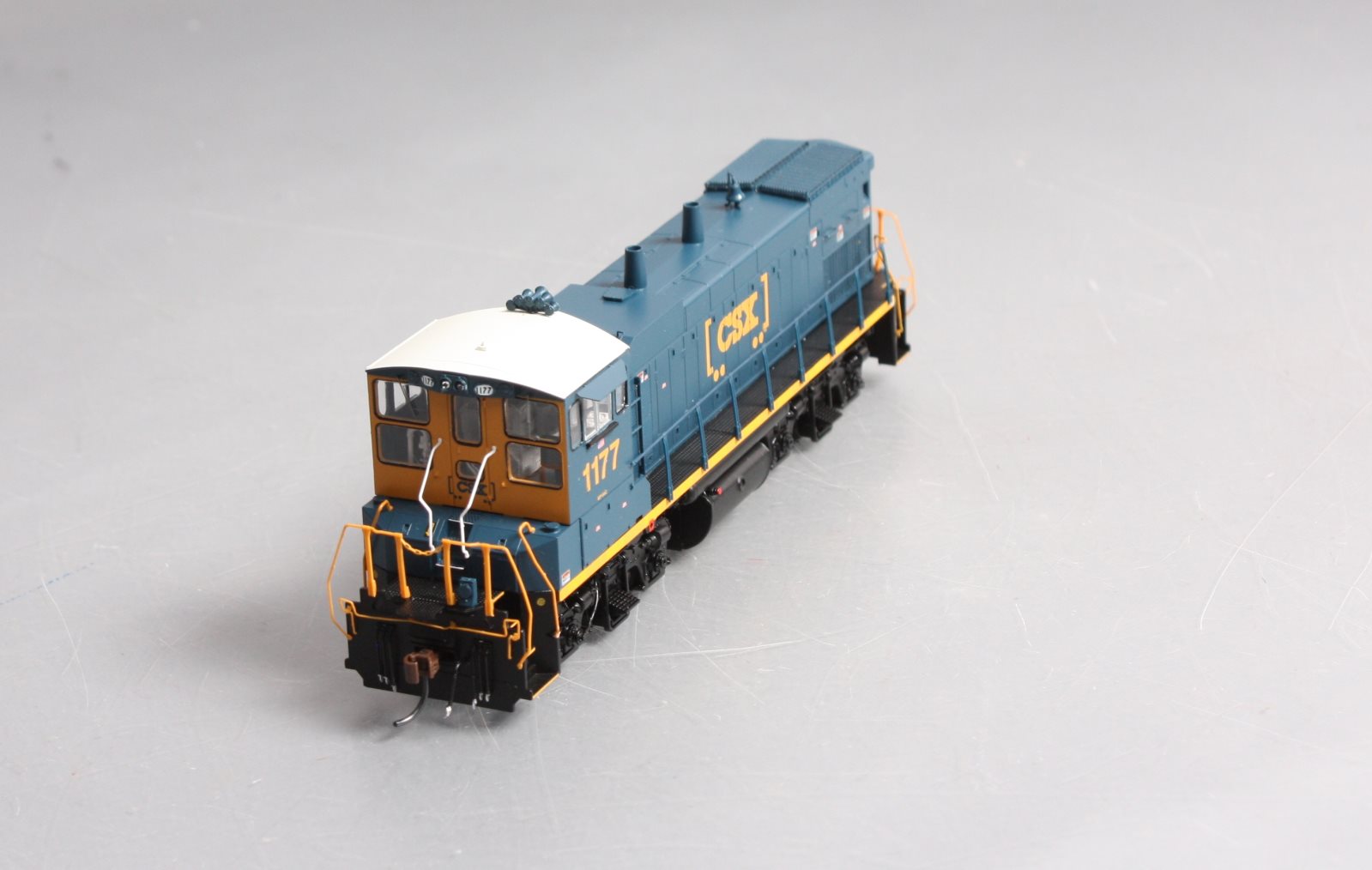 Athearn G66238 HO Scale CSX MP15AC Diesel Locomotive #1177 with