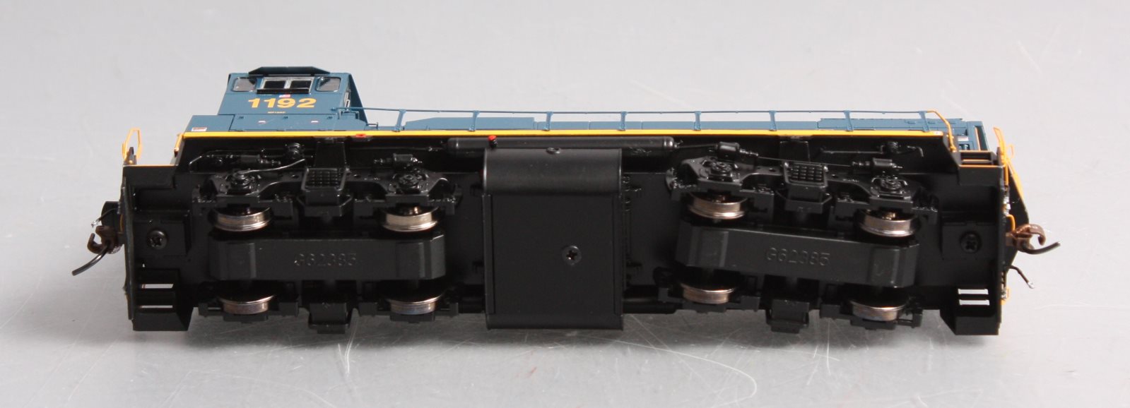 Athearn G66239 HO CSX/Boxcar MP15AC Diesel Locomotive with DCC & Sound #1192