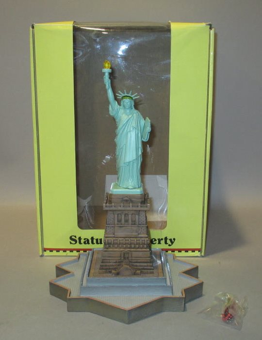 RMT 99576 O Scale Built-Up Lighted Statue of Liberty