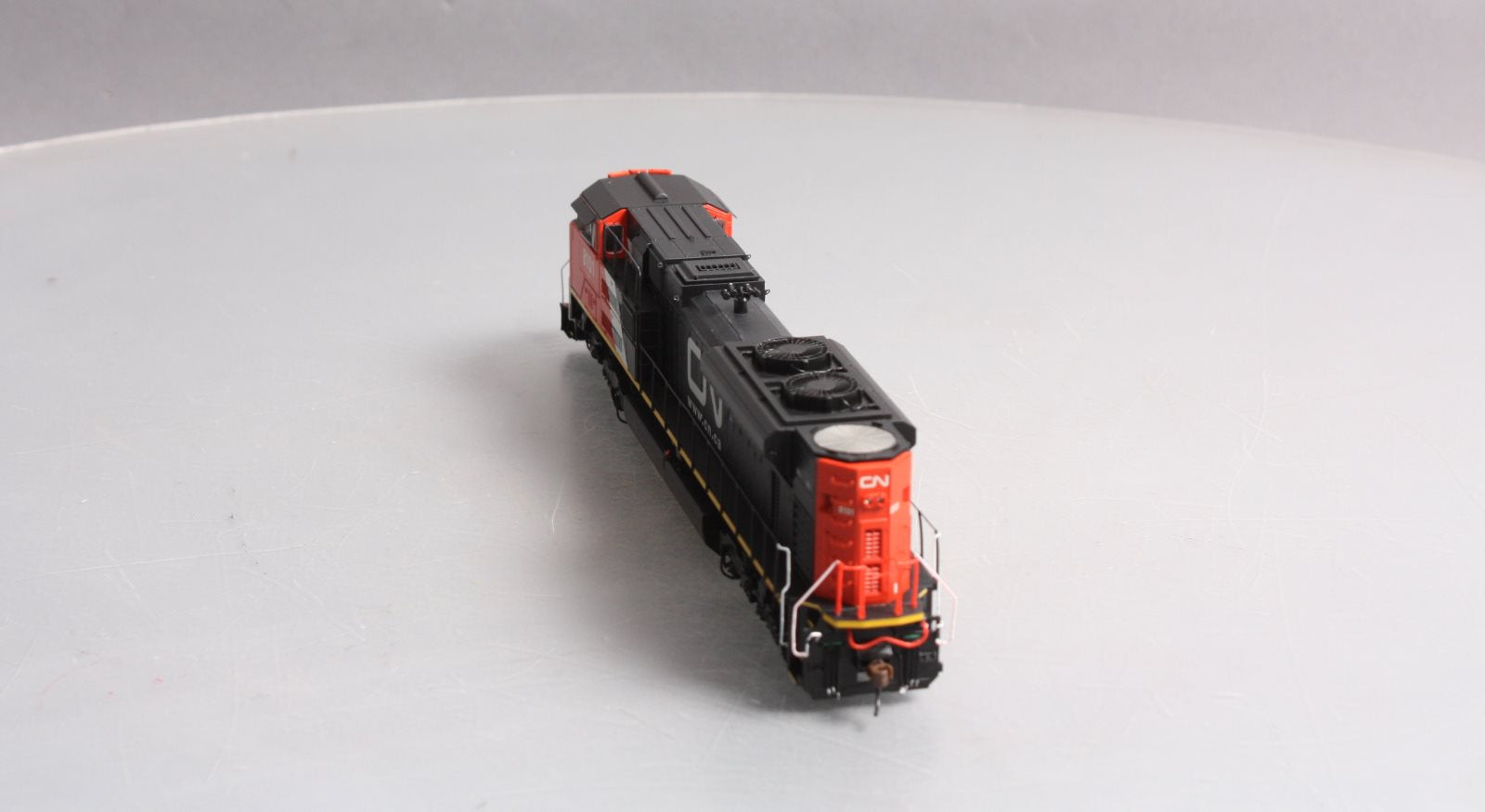 Athearn G68892 HO CN SD70ACe Diesel Locomotive with DCC & Sound #8101/Re-Paint