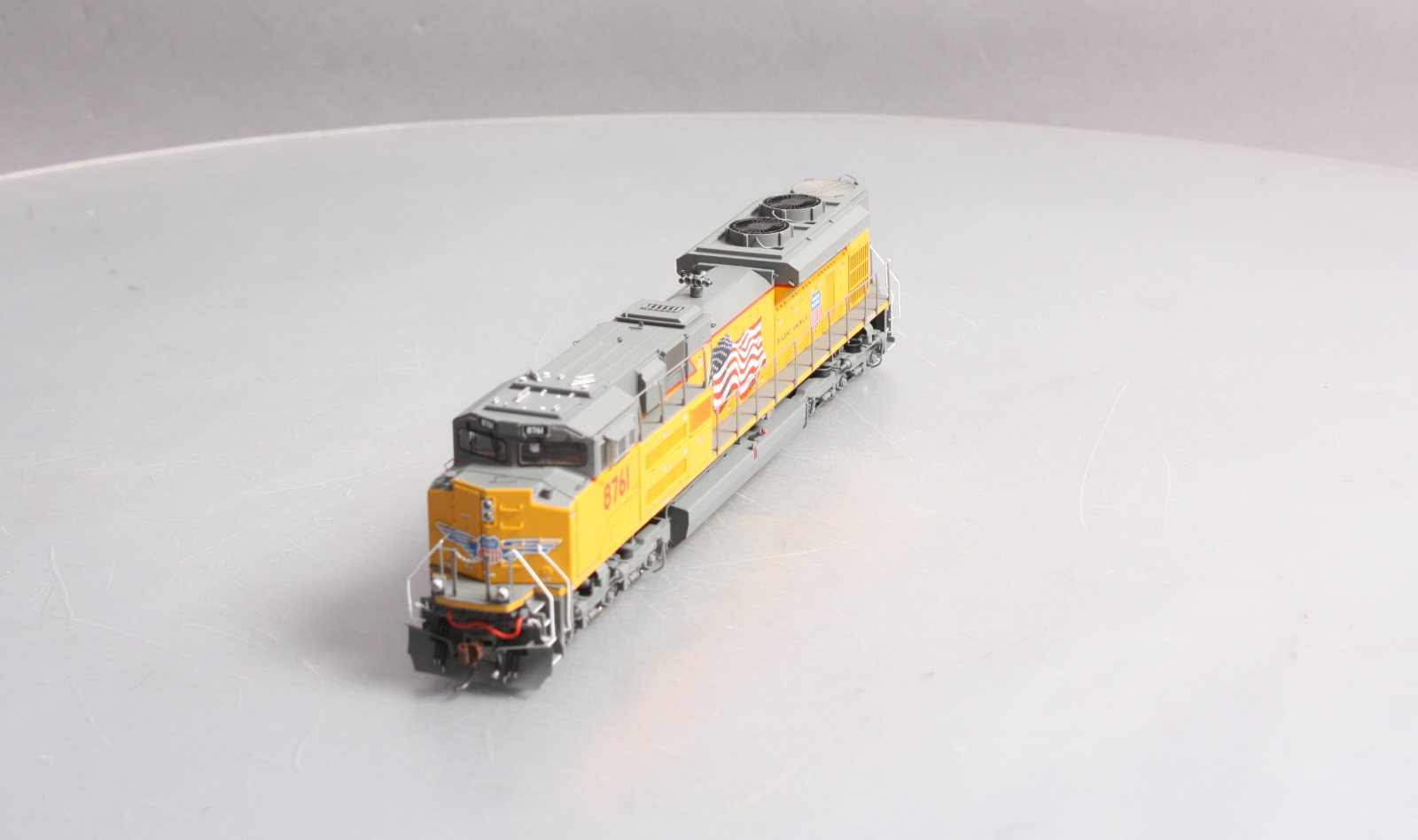 Athearn G68898 HO Union Pacific SD70ACe Diesel Locomotive with DCC & Sound #8761