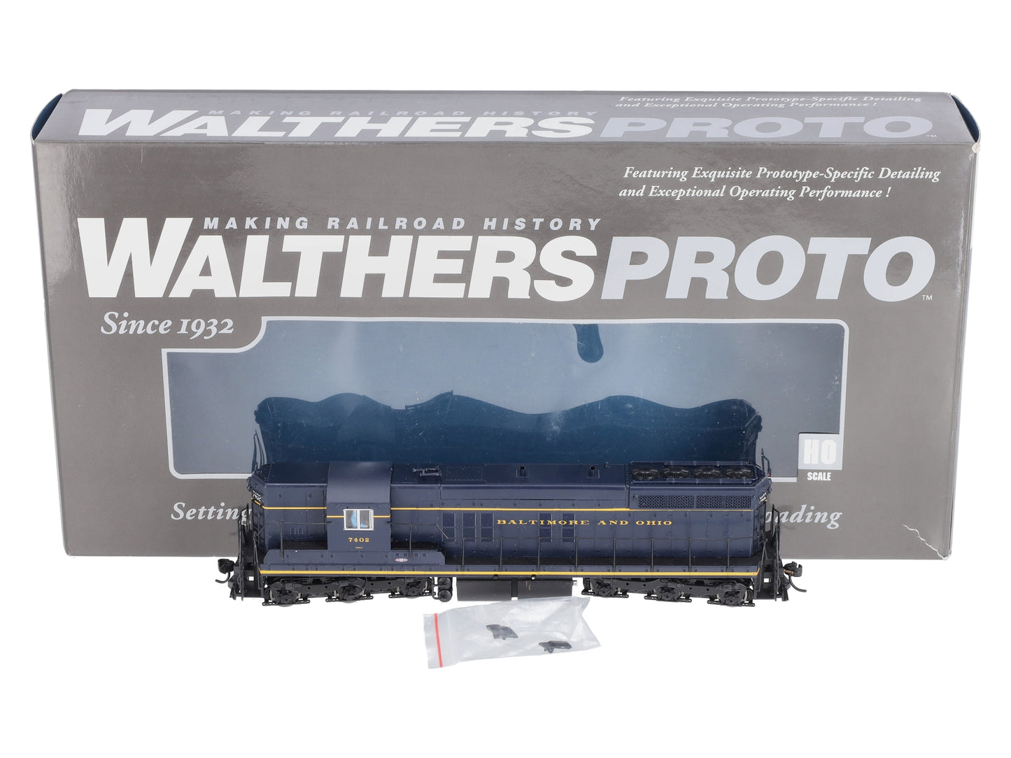 Walthers 920-41900 HO Baltimore & Ohio EMD SD7 Diesel Loco #7402 w/Sound & DCC