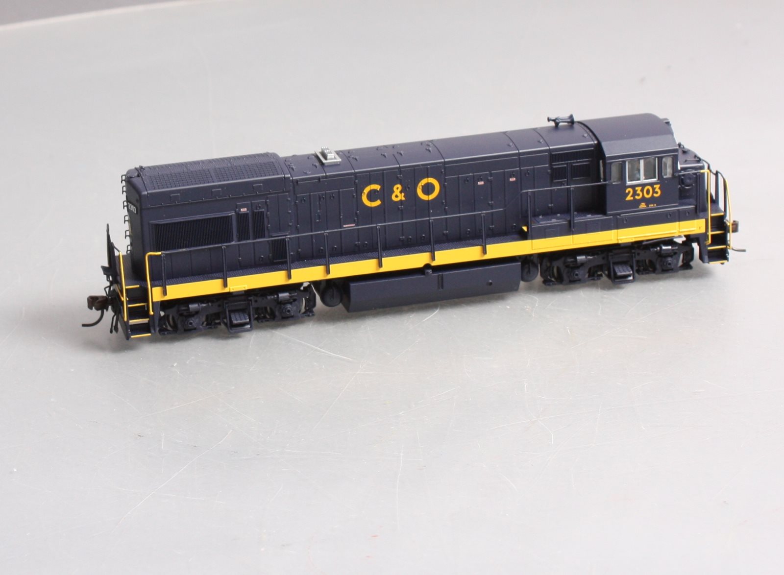Atlas 10002189 HO Chesapeake & Ohio GE U23B #2303