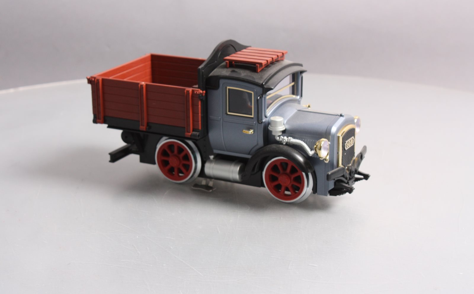 LGB 22680 G Gauge HALO Rail Truck – Trainz