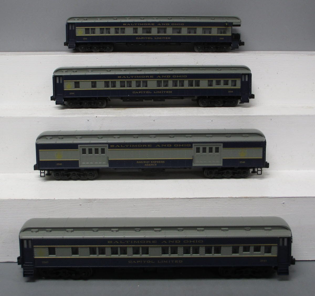 Williams 43357 B&O Capitol Limited 72' Heavyweight Passenger Cars (Set of 4)