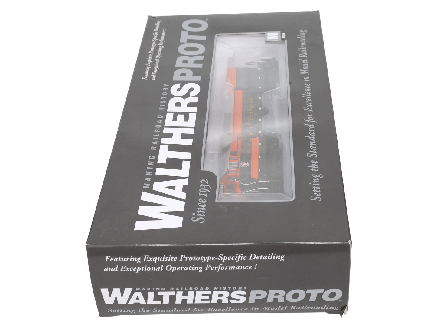 Walthers 41658 HO Great Northern GE U28B Diesel Locomotive #2527