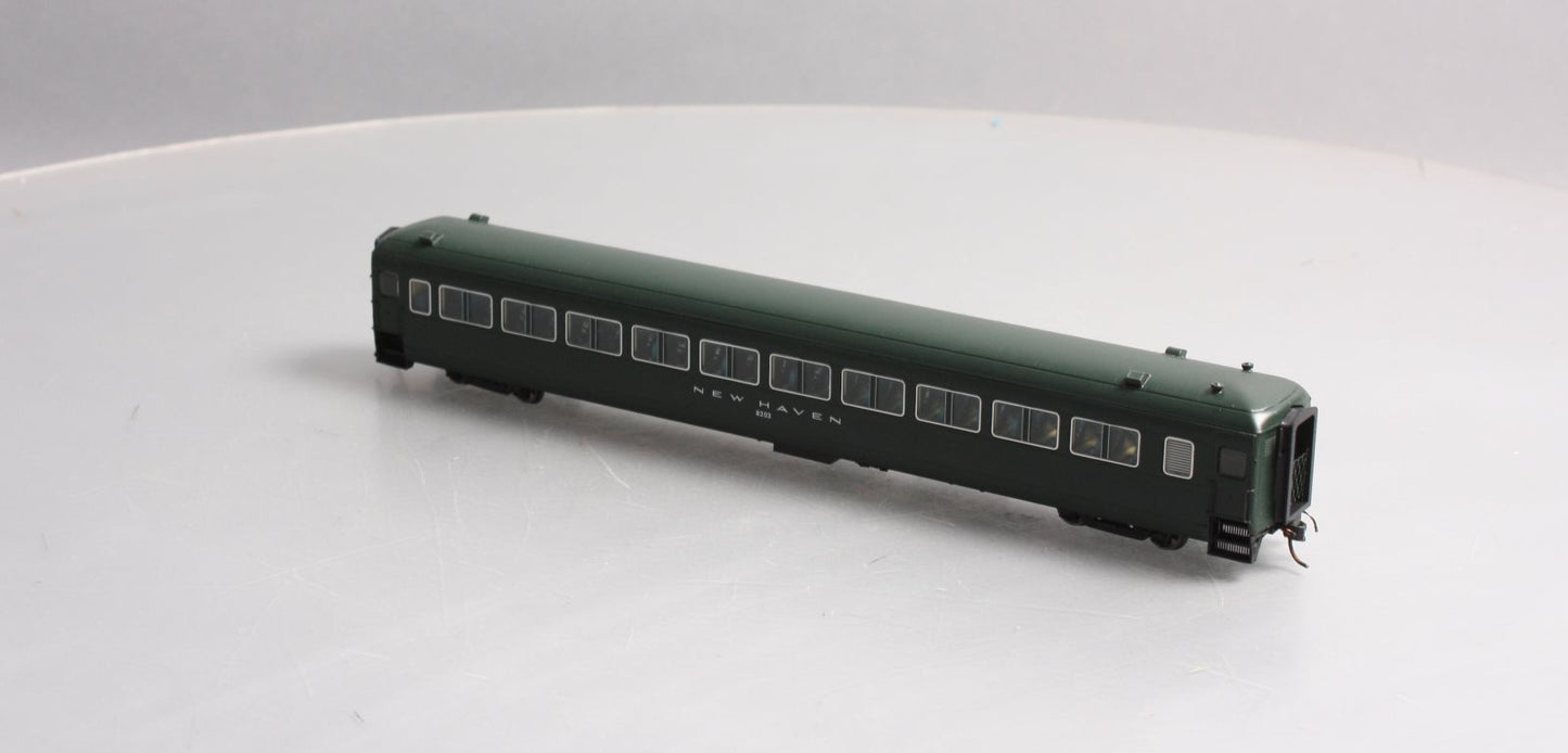 Rapido Trains 109116 HO New Haven Full Skirt 10-Window Coach #8203