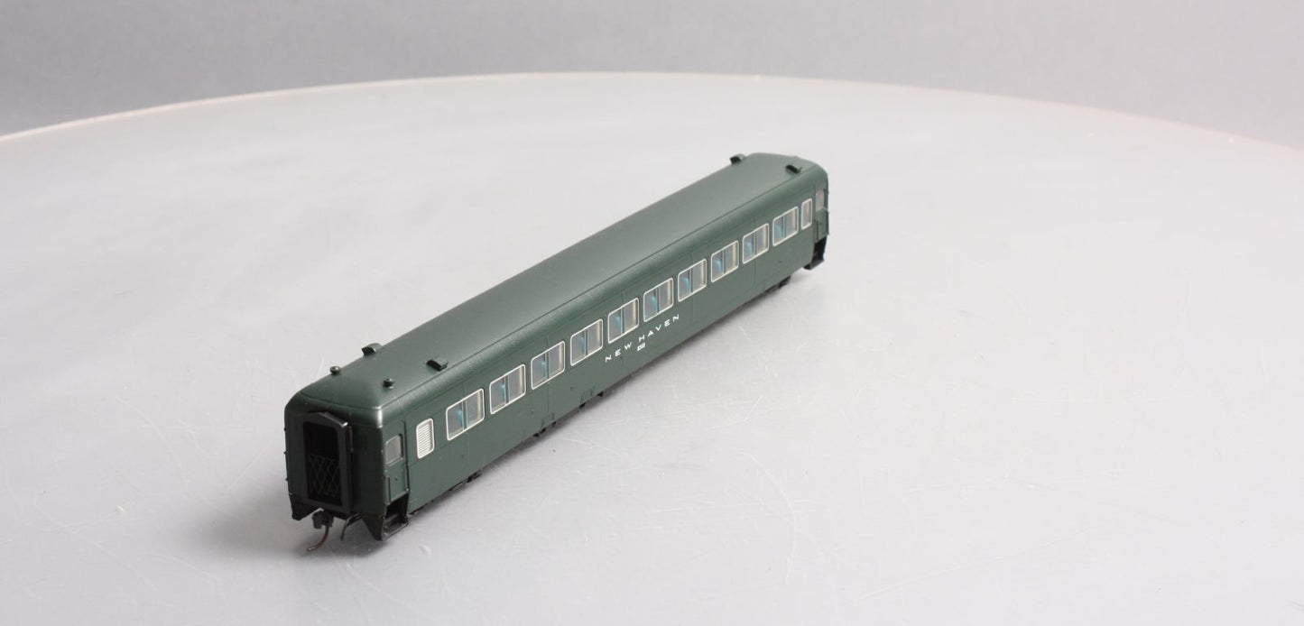 Rapido Trains 109116 HO New Haven Full Skirt 10-Window Coach #8203