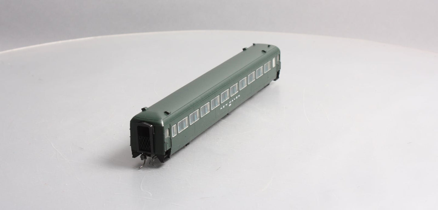 Rapido Trains 109116 HO New Haven Full Skirt 10-Window Coach #8203