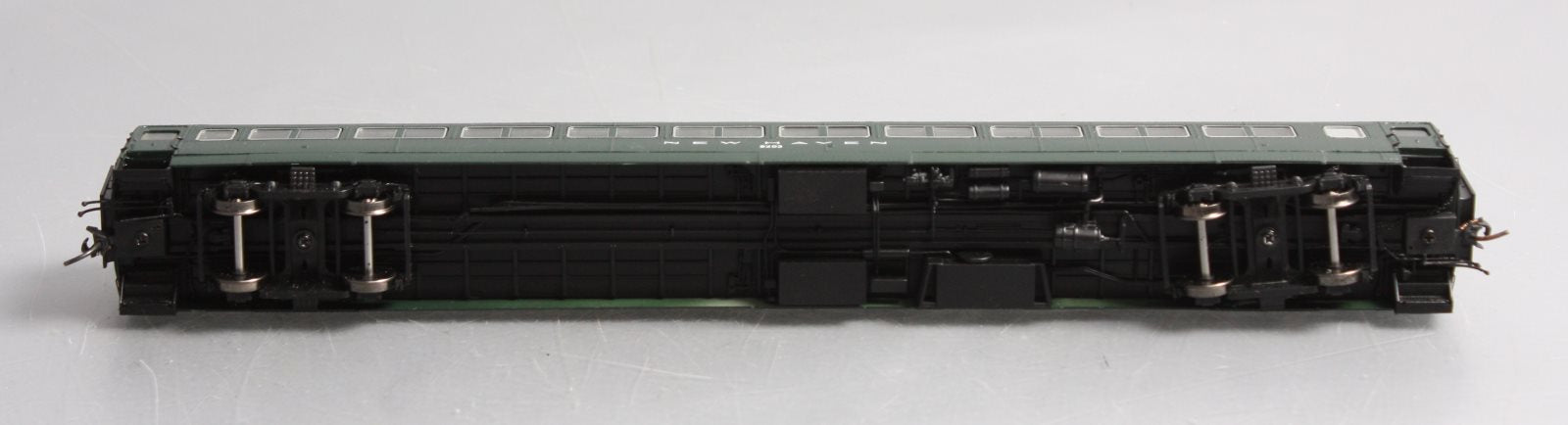 Rapido Trains 109116 HO New Haven Full Skirt 10-Window Coach #8203