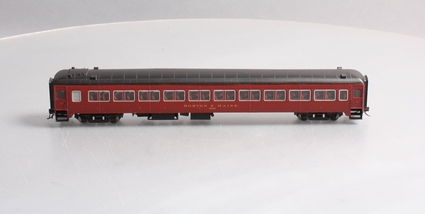 Rapido Trains 109134 HO Boston & Maine 10-Window Coach #4588