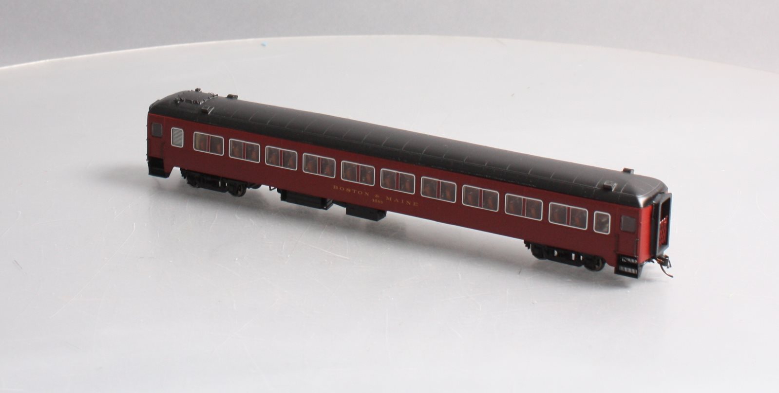Rapido Trains 109134 HO Boston & Maine 10-Window Coach #4588