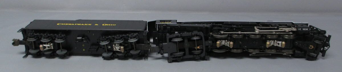 Lionel 6-11304 C&O 2-10-4 Texas Steam Locomotive & Tender #3025 with Legacy