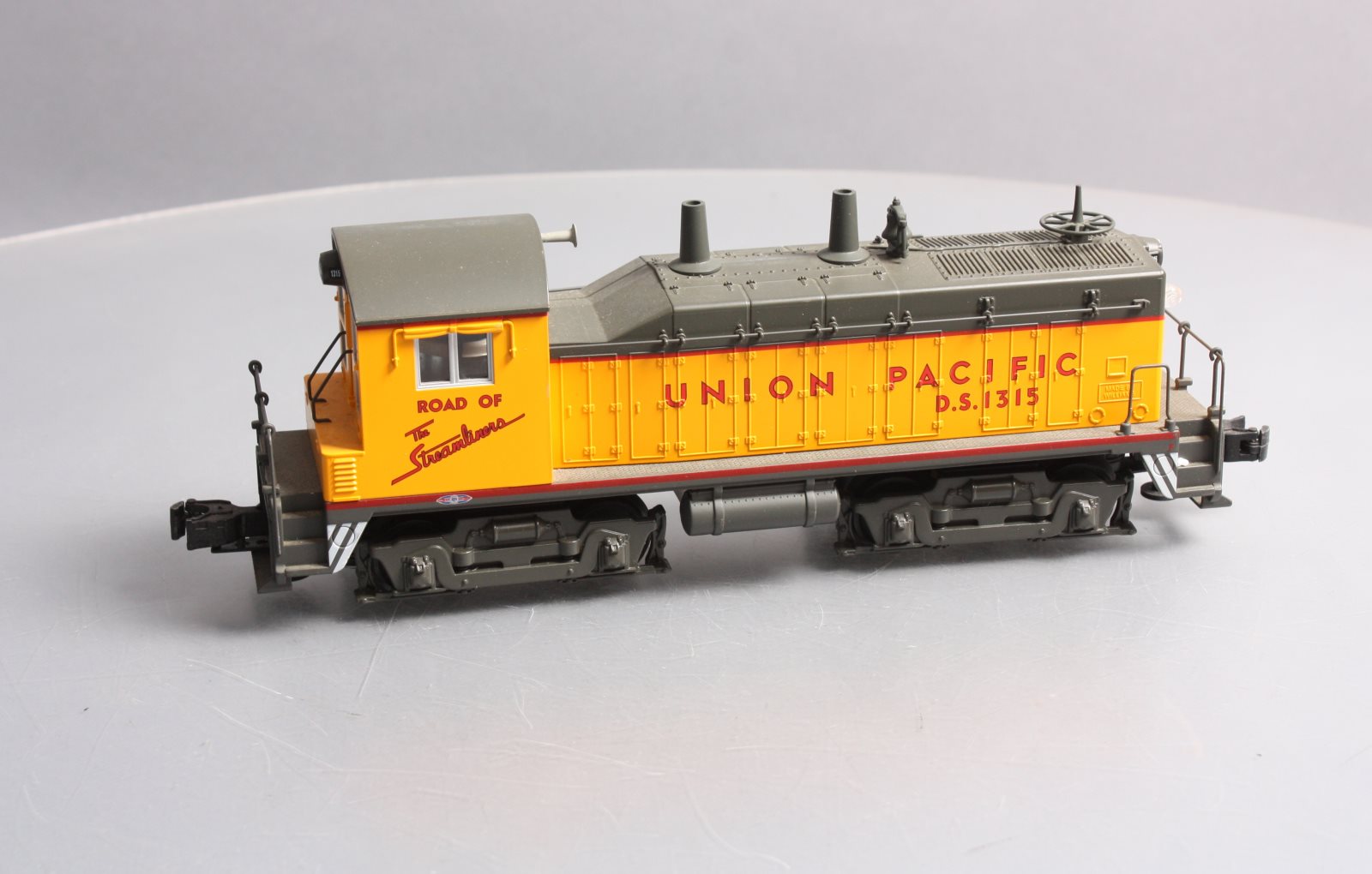 Williams 21612 O Union Pacific EMD NW2 3-Rail Diesel Locomotive