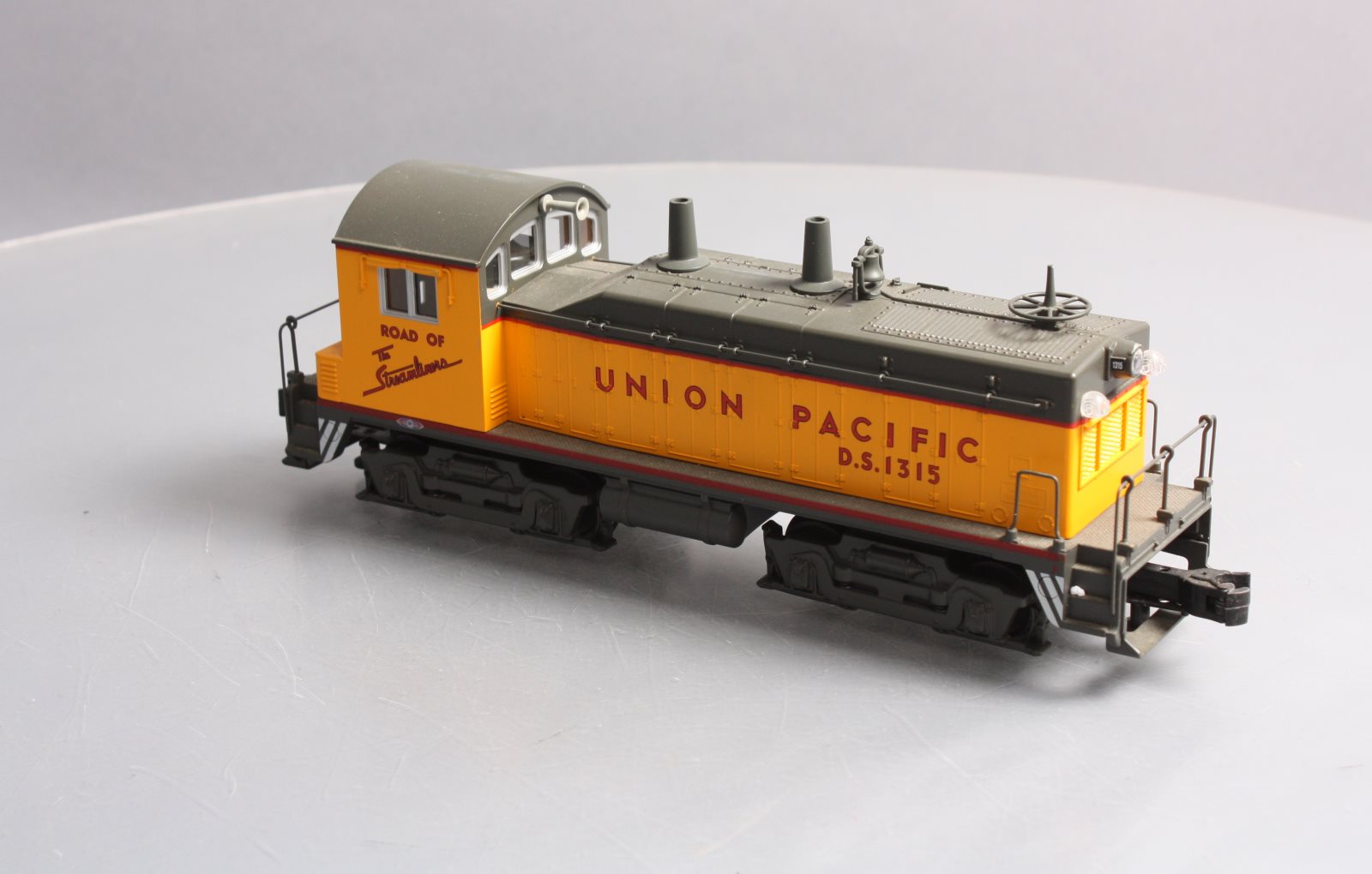 Williams 21612 O Union Pacific EMD NW2 3-Rail Diesel Locomotive